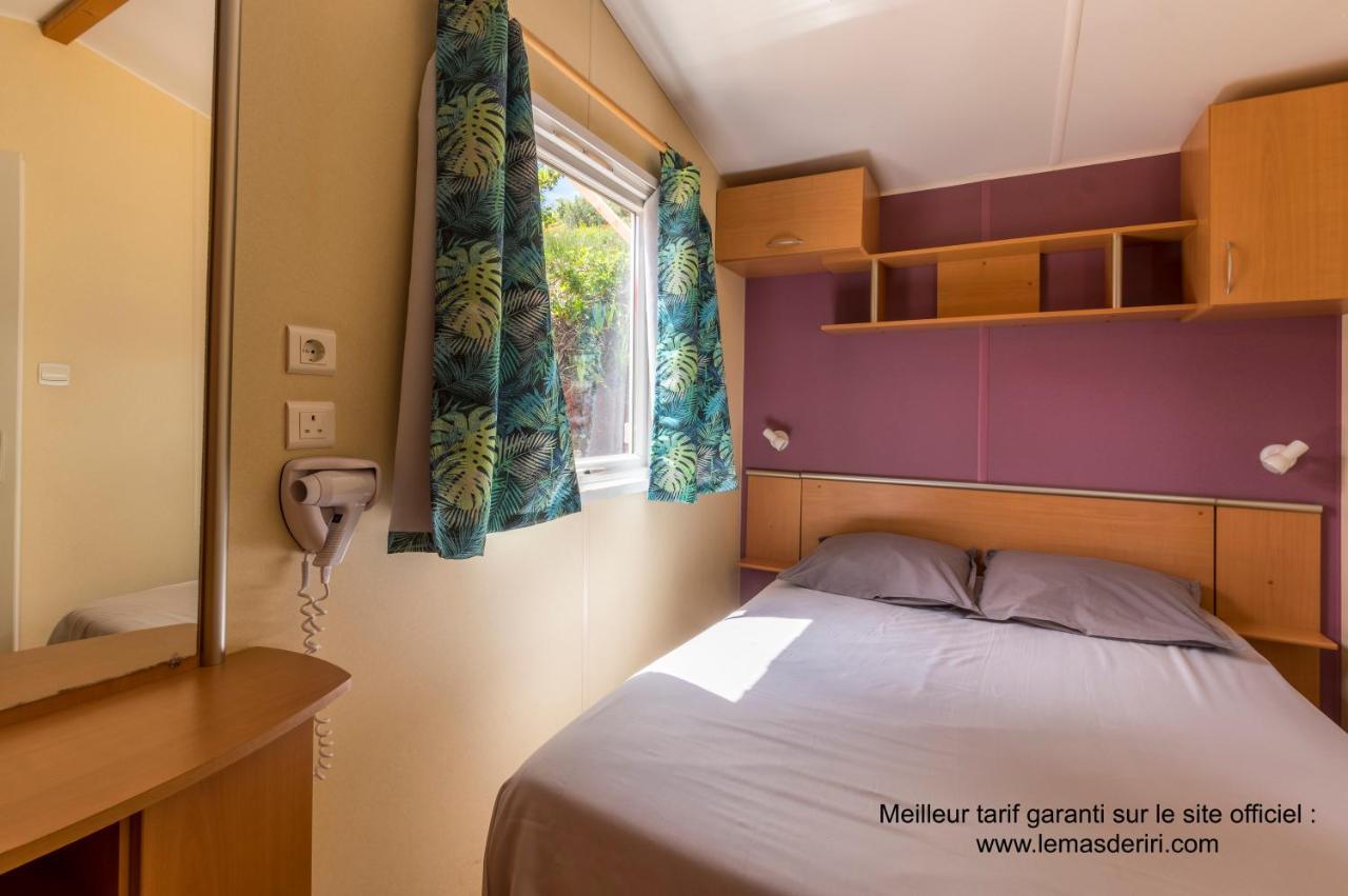 Camping Le Mas De Riri Celles  外观 照片