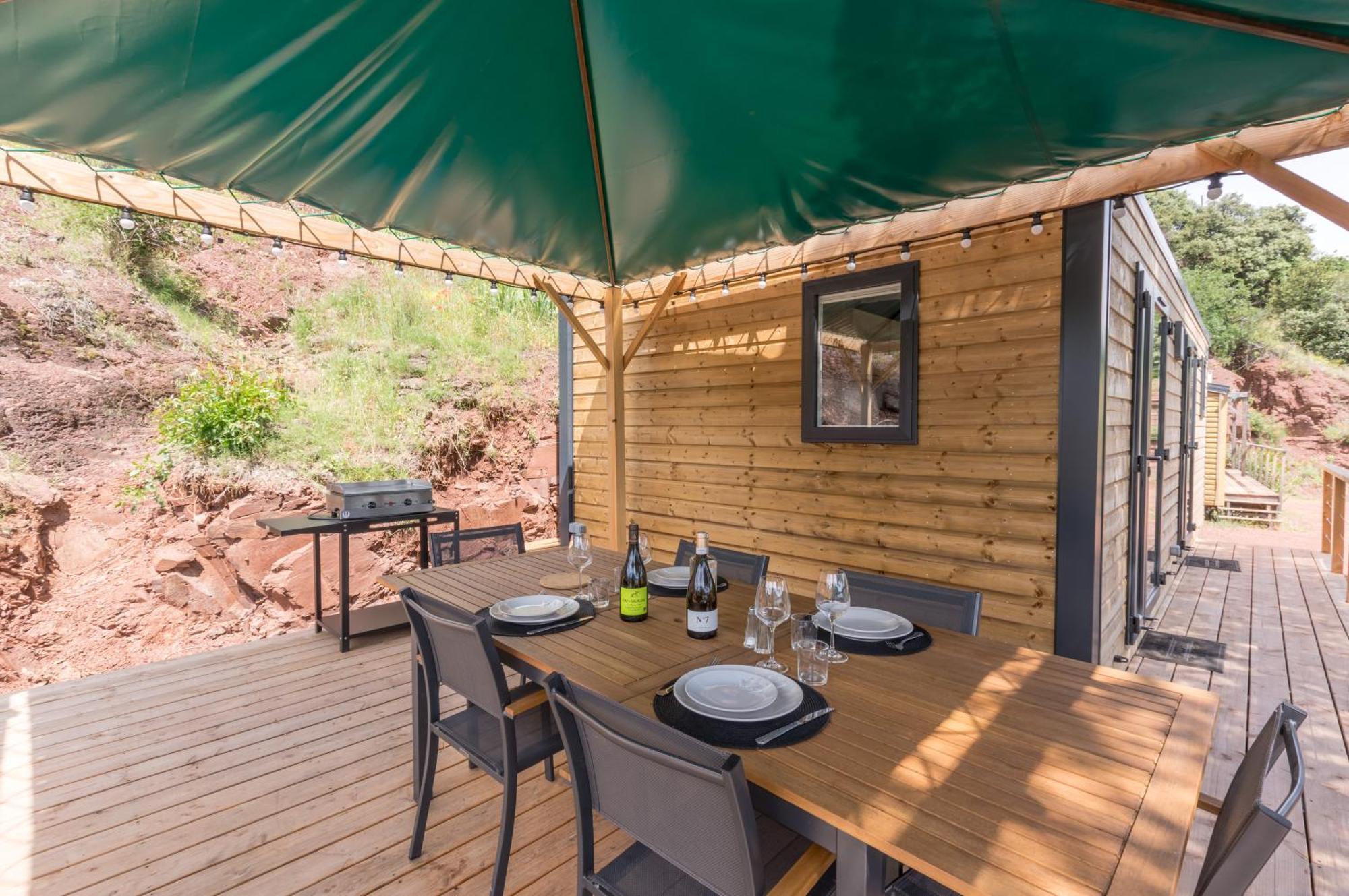 Camping Le Mas De Riri Celles  外观 照片